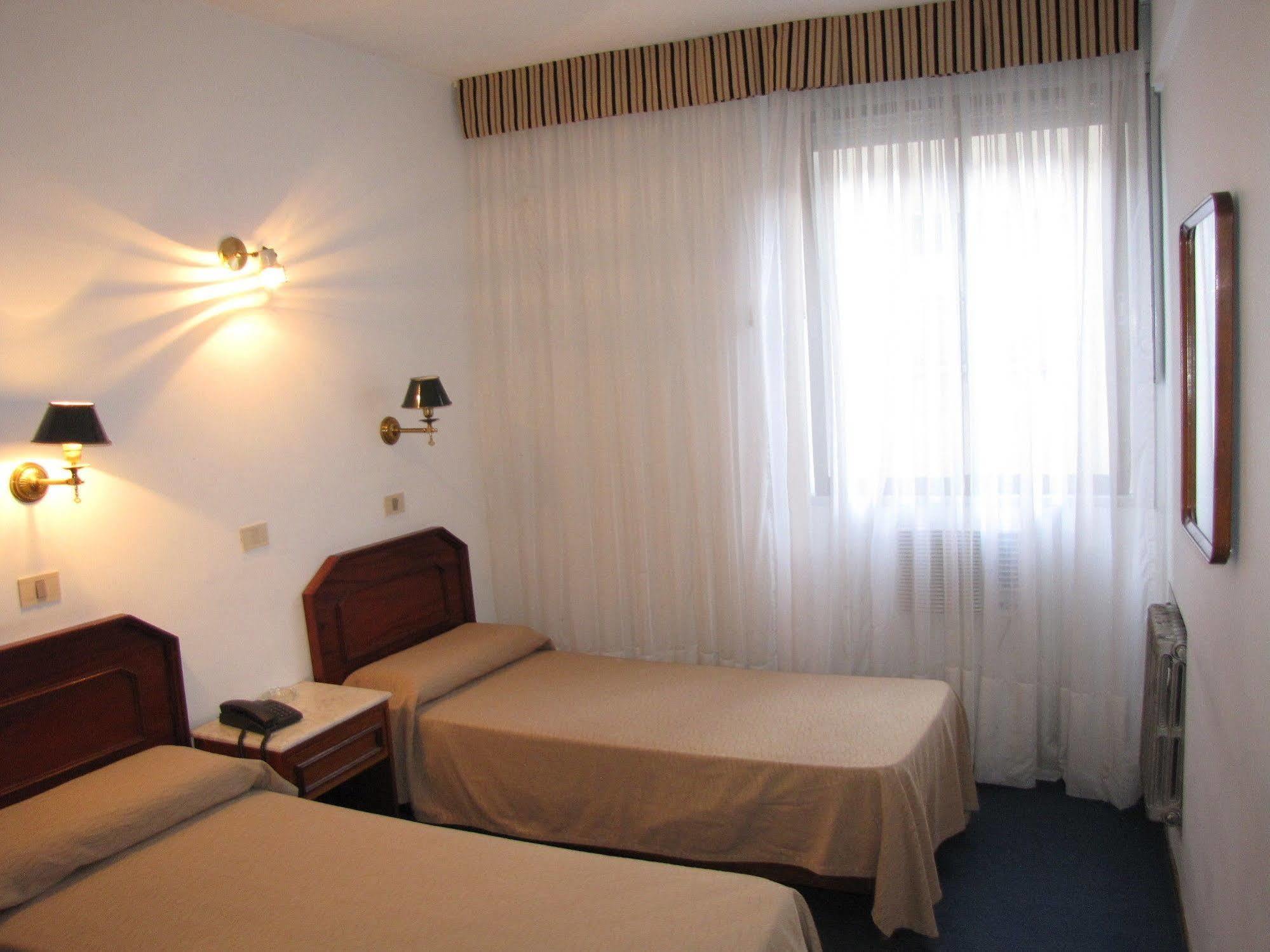 Tres Sargentos 2* Buenos Aires